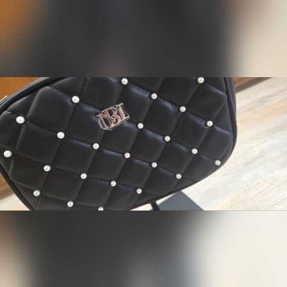Badgley Mischka Black Quilted Crossbody with Pearl Accents - Picture 2 of 6